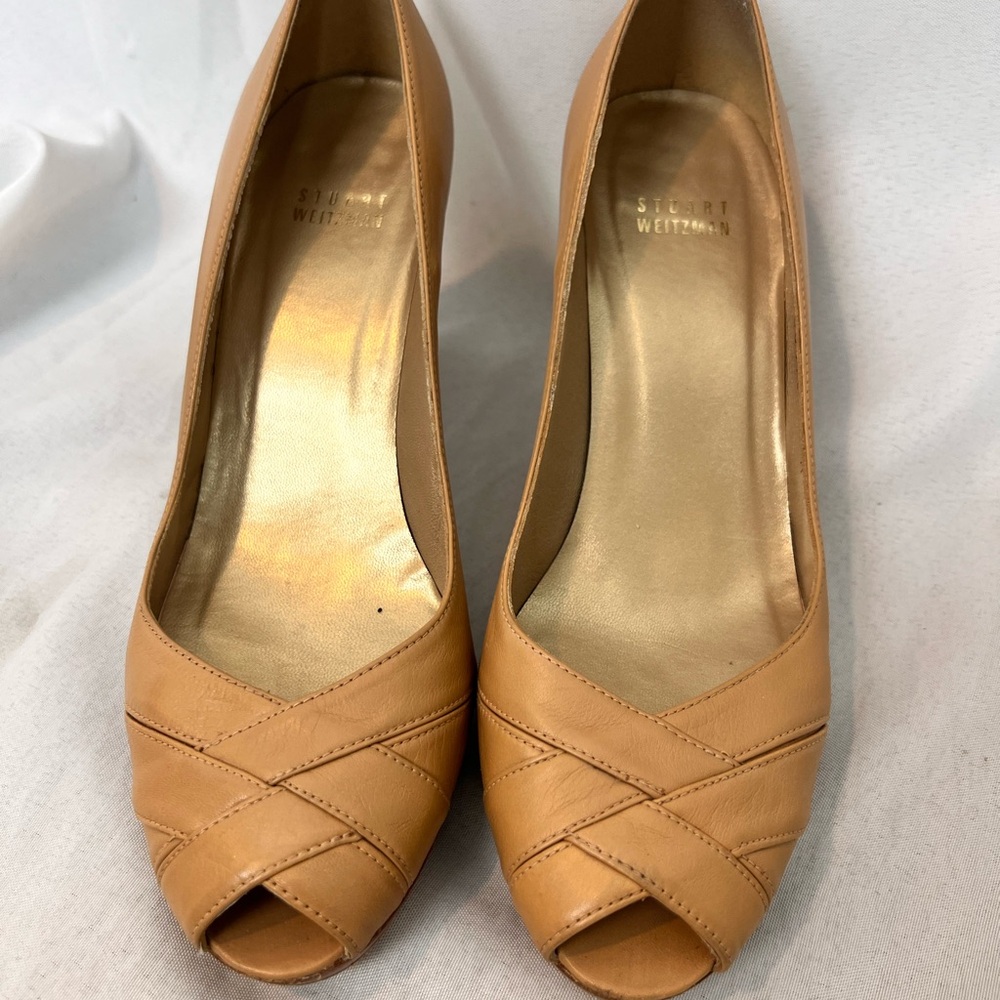 Stuart Weitzman shoes Camel Peep Toe Heels size 8 m